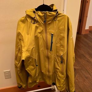 Westcomb men’s waterproof breathable rain jacket size split pea yellow Large